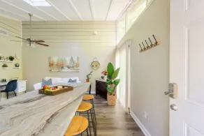 Cozy One Bedroom Farm-Style 7 min from Downtown - Image 5