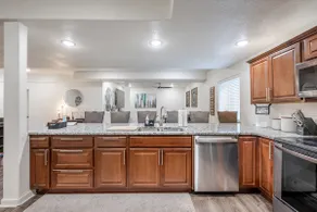 Luxury 2BR Private Suite Large Kitchen Denver Area - Image 5