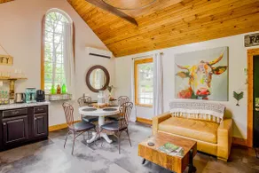 Cozy guest cottage at The Black Walnut Chateau - Image 5