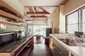 A modern one-story house with a courtyard, Iori-ori, living in a small forest - Image 3