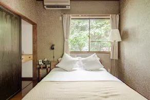 A modern one-story house with a courtyard, Iori-ori, living in a small forest - Image 5