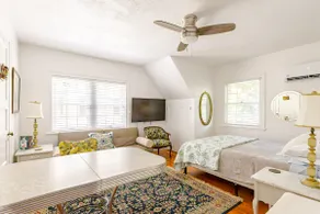 Private Guest Suite Historical Neighborhood - Image 2