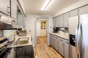 Recently renovated 3 bedroom 2 bath home - Image 4