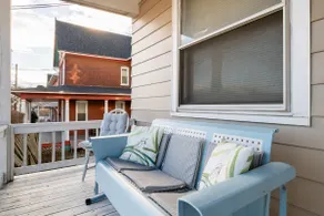 Cozy 2nd Floor3 bedroom unit w/off-street parking - Image 5