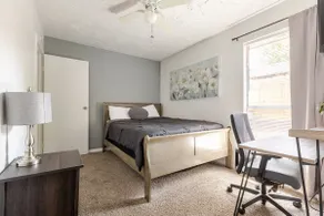 Cozy 2 Bed 1 Bath Home near IAH - Image 5