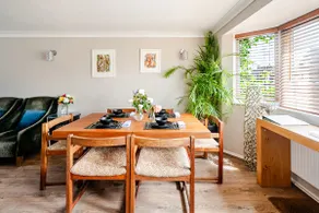 Spacious family house & Free parking - Image 2