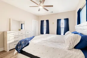 Brand New Studio Guest House with Full Kitchen. - Image 3