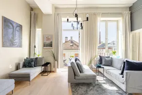 Factory apartment centrally located, balcony and roof terrace - Image 2