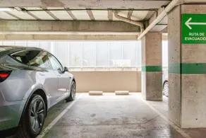 Beautiful, centrally located and comfortable loft with parking/invoice - Image 2