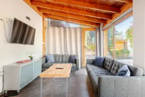Private apartment with separate entrance - Image 4