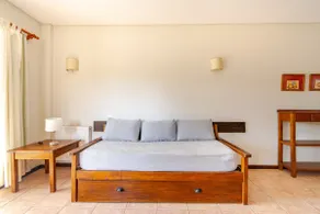 Spacious 2 bedroom apartment 50 m. from the sea - Image 2