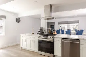 Spacious 5BR • Huge Yard • Perfect for Groups - Image 5