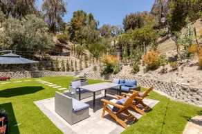 Spacious 5BR • Huge Yard • Perfect for Groups - Image 2