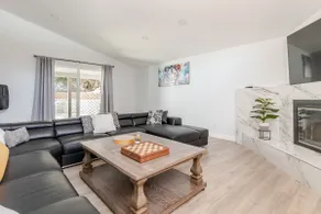 Spacious 5BR • Huge Yard • Perfect for Groups - Image 3
