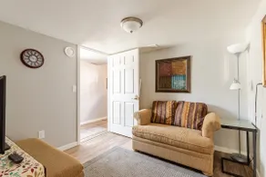 Adorable 2 Bedroom Basement Apartment - Image 4