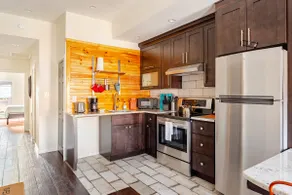 1BR South Philly Flat walk to train/sports/food+ - Image 3