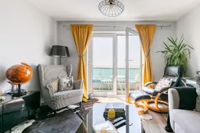 Seafront townhouse in Sandgate. - Image 3