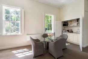 Camellia Cottage Bed & Breakfast - Image 5