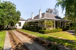 Camellia Cottage Bed & Breakfast - Image 2