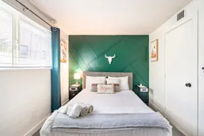 Friendly 2BR Retreat • BBQ & Free Parking - Image 4