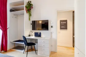 Central three-room apartment, 2 bathrooms and balconies, Lux, Milan - Image 4
