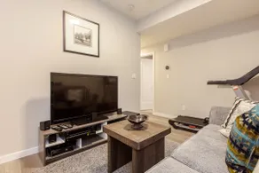 Beautiful and comfortable 1 bedroom basement unit - Image 4