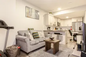 Beautiful and comfortable 1 bedroom basement unit - Image 3