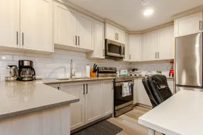 Beautiful and comfortable 1 bedroom basement unit - Image 5