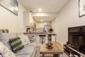 Beautiful and comfortable 1 bedroom basement unit - Image 2