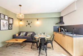 Pleasant townhouse with terrace near zoo - Image 5