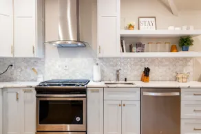 Brand New! Private suite, DT Roswell, full kitchen - Image 2