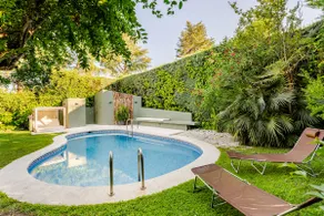 Designer Chalet with a garden and pool - Image 5