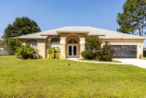 Cheerful 4 bedrooms 3 bath pool in a quiet neighborhood - Image 4