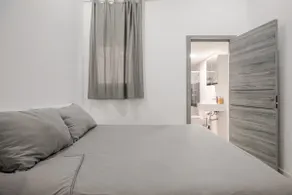 4BR with A/C & Free Parking - Image 3