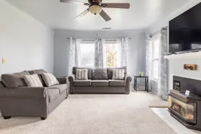 Beautiful 3 bedroom 2 bath home (No Cleaning Fees) - Image 2