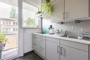 Sunny apartment, 3km from the historic center - Image 3
