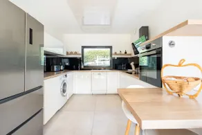 Beautiful air-conditioned apartment in a great location. - Image 5