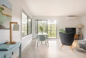 Peaceful bush retreat in newly renovated lodge in St Andrews - Image 4