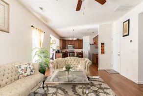 Cheerful lovely 4-bedroom home - Image 2