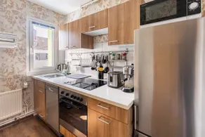 Quiet apartment with green view in urban location - Image 5