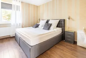 Quiet apartment with green view in urban location - Image 3