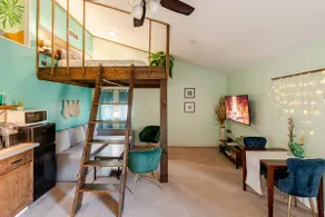 Cozy loft with parking and private patio w/ grill - Image 2