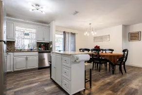 Whole House+Renovated+Pool+Lanai+BBQ+Close to All - Image 4