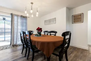 Whole House+Renovated+Pool+Lanai+BBQ+Close to All - Image 5