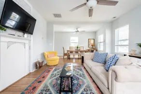 Lovely home minutes from Louisville - Image 2