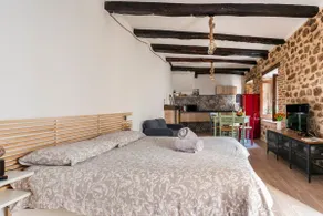 Delightful studio apartment with attention to detail - Image 2