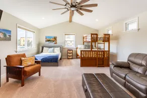 Hidden Gem 2 bedroom sleeps 8 family friendly - Image 4