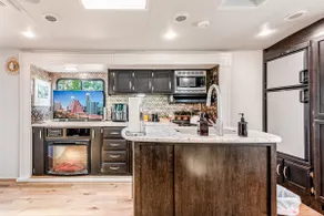 Updated ! Luxury Lake Travis RV - Image 4