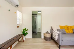Beautiful modern casita - walk to Nob Hill, UNM - Image 2