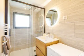 Cozy apartment just steps from Lake Annecy. - Image 5